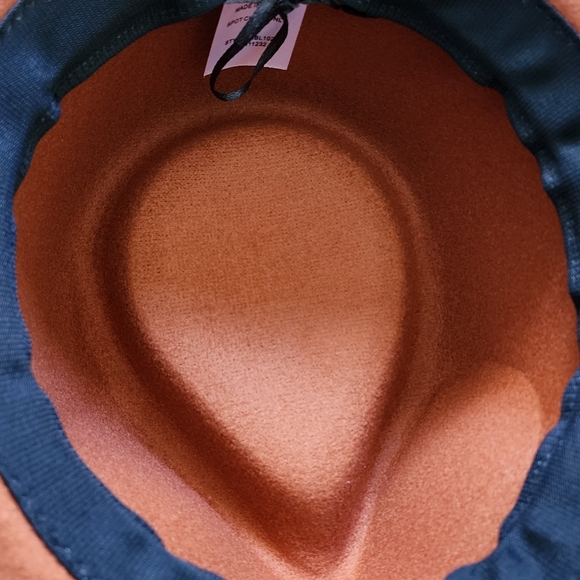 NWOT Solid Regular Brim Fedora with Adjustable Sizing - Picture 6 of 11